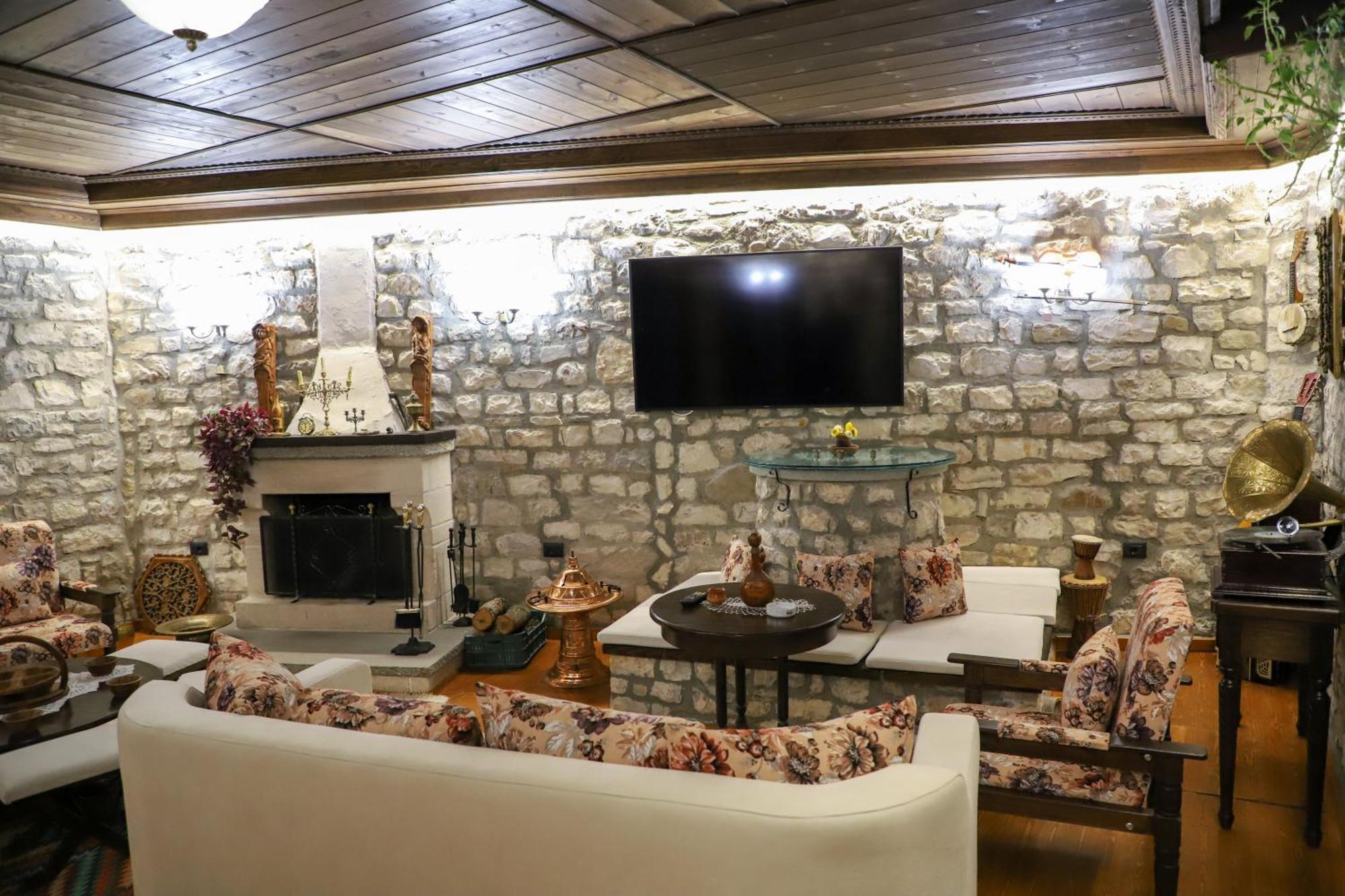 Villa Oda Tomori Berat Ngoại thất bức ảnh